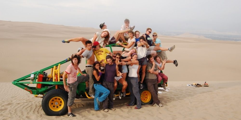 https://www.questoverseas.com/wp-content/uploads/2015/01/Volunteers-on-the-sand-dunes1.jpg